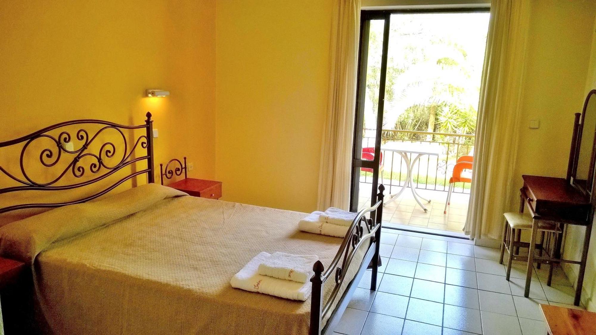 Irini Apartments And Studios Kavos Exterior photo